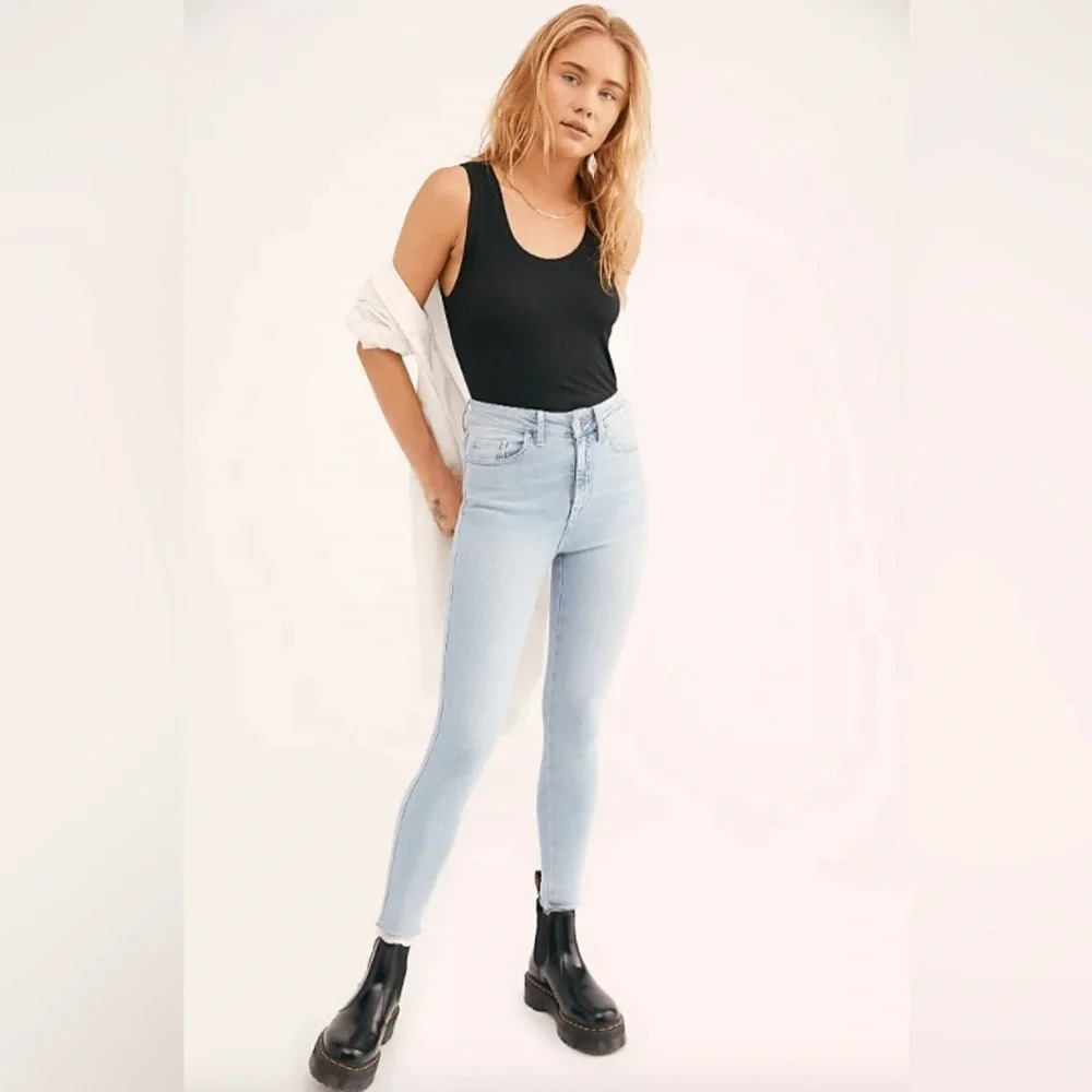 Free People • Raw Hem High Rise Jegging